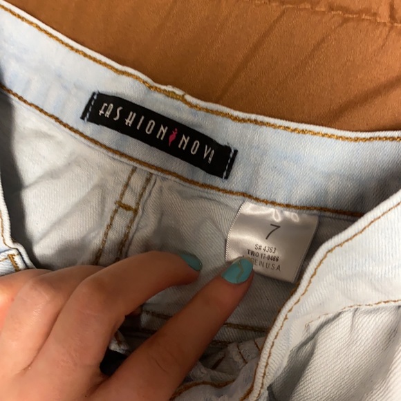 Fashion Nova Jeans High Waisted - Picture 3 of 4